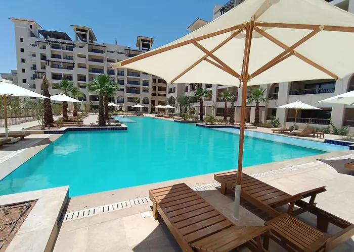 3316- Awesome Garden View In Al Dau Heights شقة *